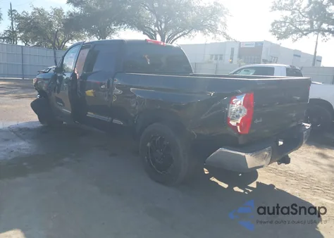 2017 Toyota Tundra Sr5 5.7L V8 z USA, uszkodzony, nr VIN 5TFUW5F17HX603818